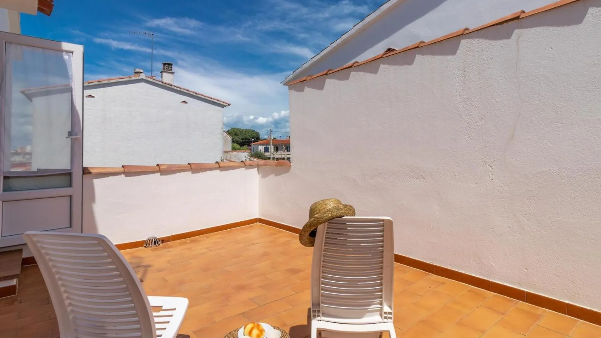 Casa L'Escala, 2 Dormitorios, 5 Personas - Es-325-35 Torroella De Montgri