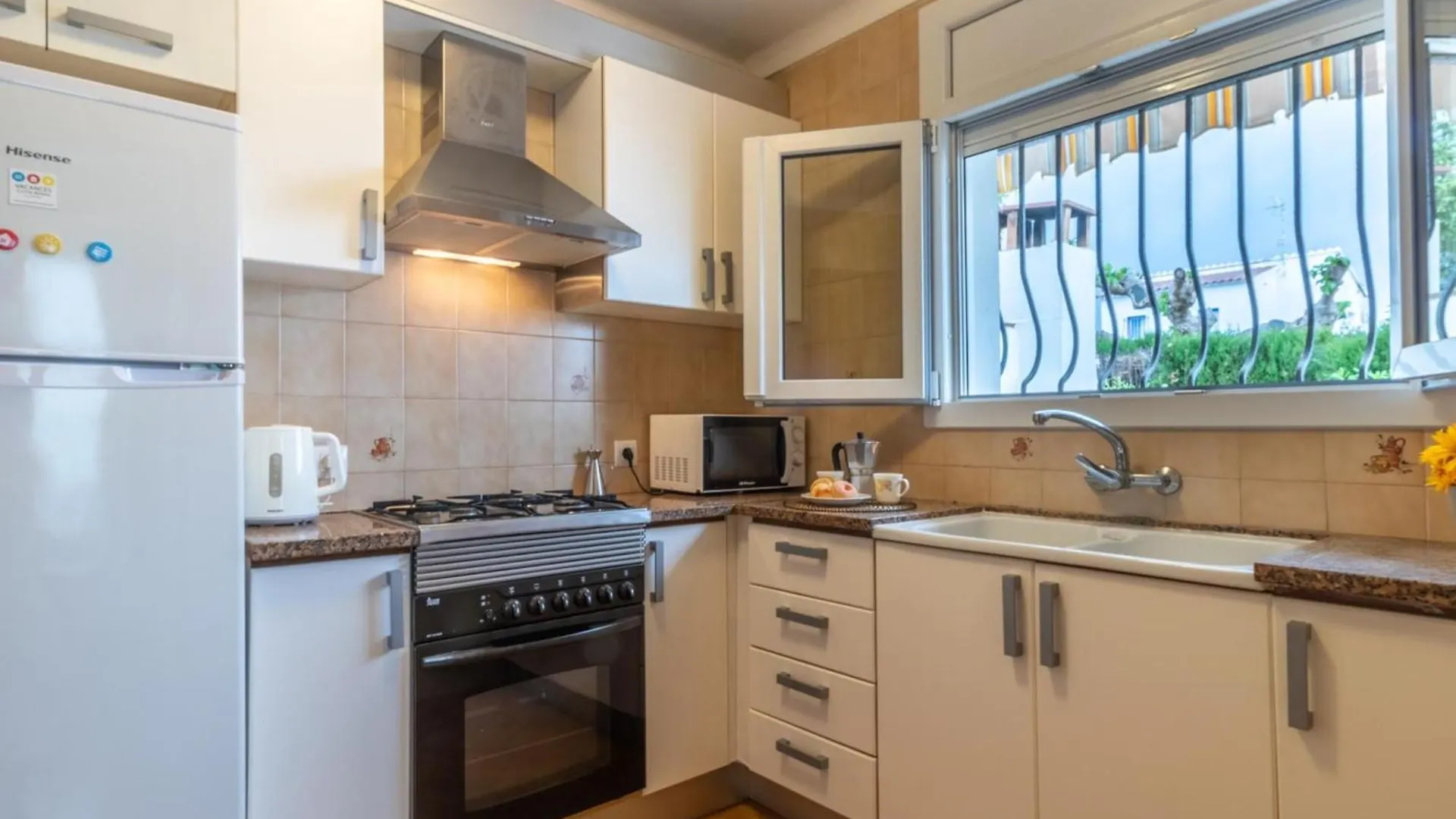 Casa L'Escala, 2 Dormitorios, 5 Personas - Es-325-35 Torroella De Montgri 0*,