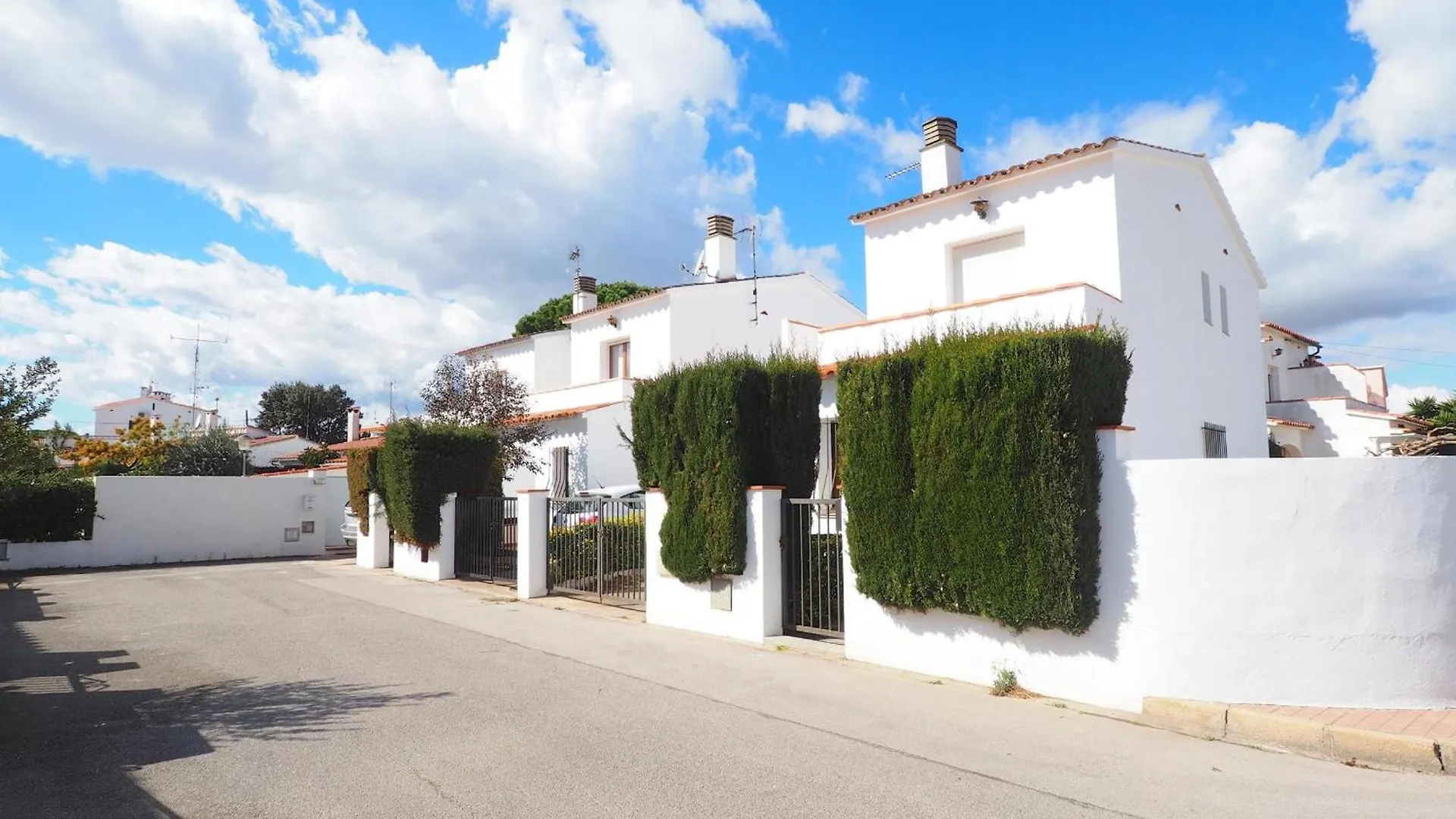 Holiday home Casa L'Escala, 2 Dormitorios, 5 Personas - Es-325-35 Torroella De Montgri